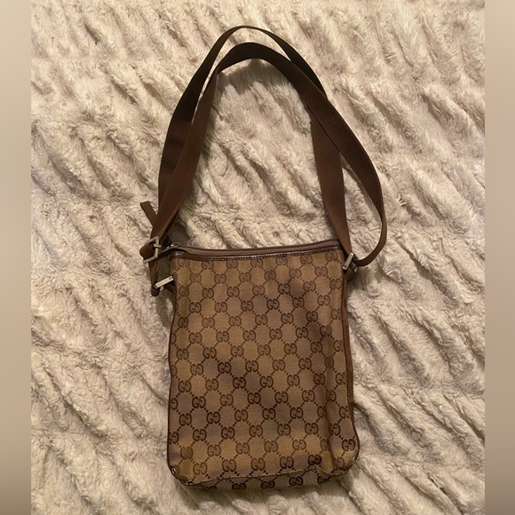 AUTHENTIC GUCCI BAG - Picture 2 of 4